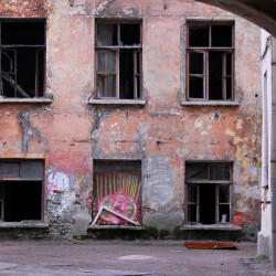 Kryzys mieszkaniowy w Holandii: squatterzy wracają na ulice Amsterdamu